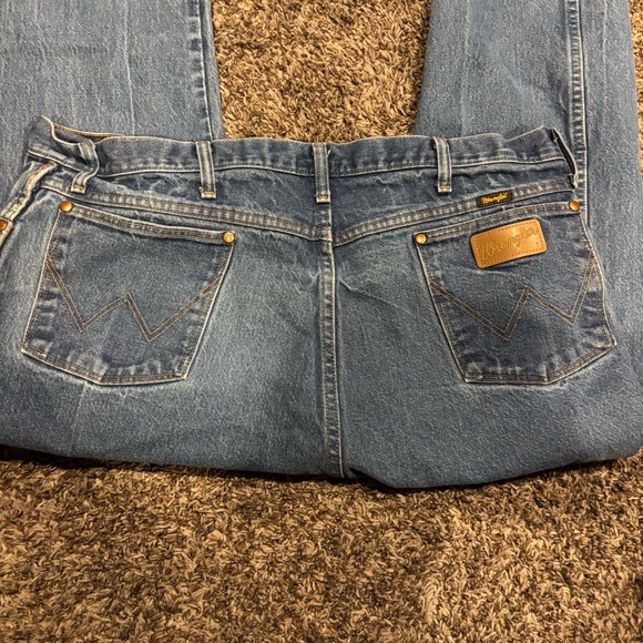 Wrangler Other - Wrangler Straight Leg Jeans